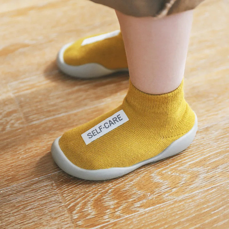נעלי צעדים ראשונים לתינוקות 👣